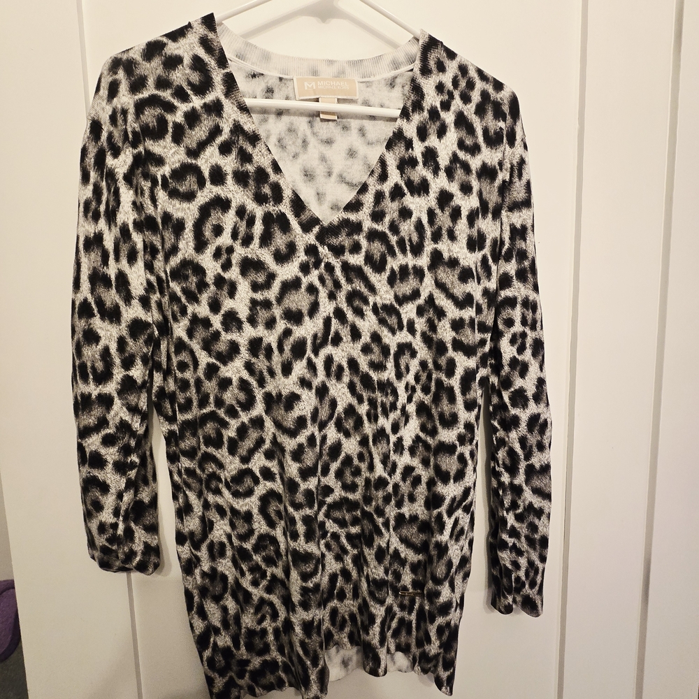 Michael Kors Leopard Print V-Neck Blouse